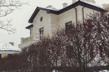 Рублевка 5 лет спустя: что стало с самыми дорогими загородными домами докризисного 2014 года